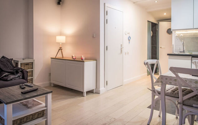 Centrally located "Key Point" - Photo 2